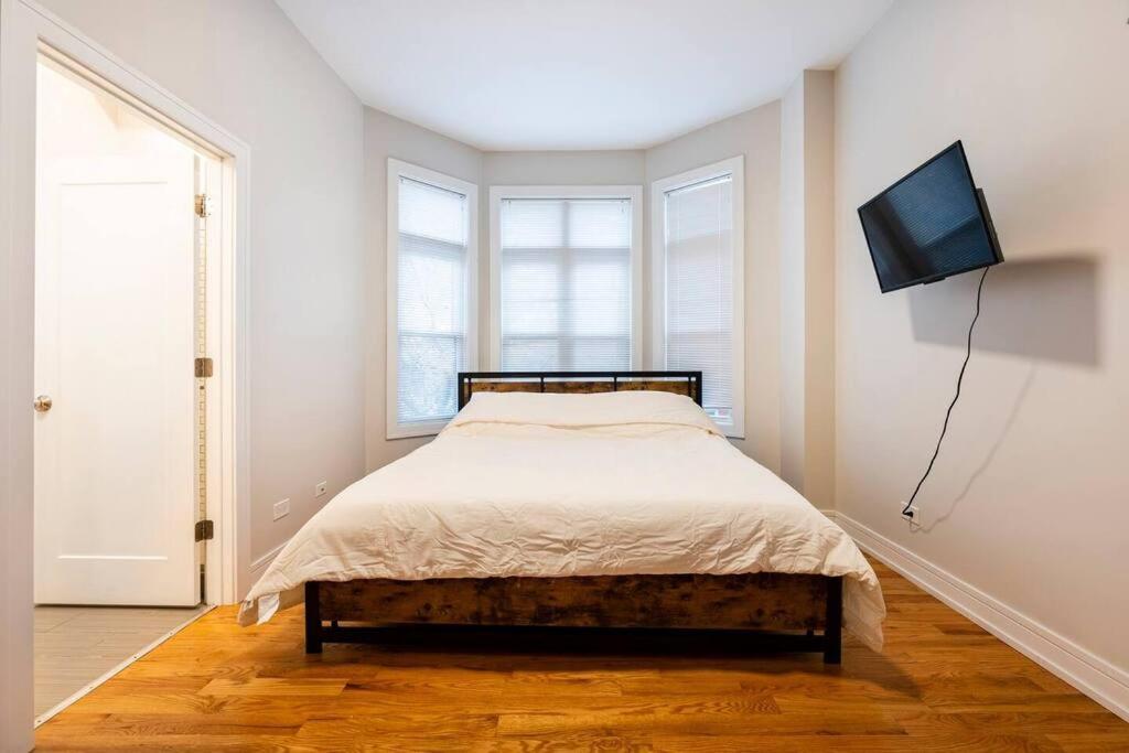 Апартаменты Luxurious Downtown 3 Bed 2 Bth Чикаго Экстерьер фото
