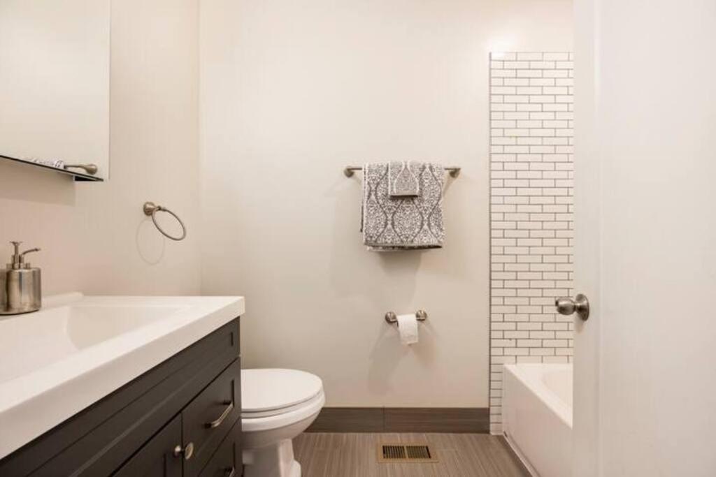 Апартаменты Luxurious Downtown 3 Bed 2 Bth Чикаго Экстерьер фото